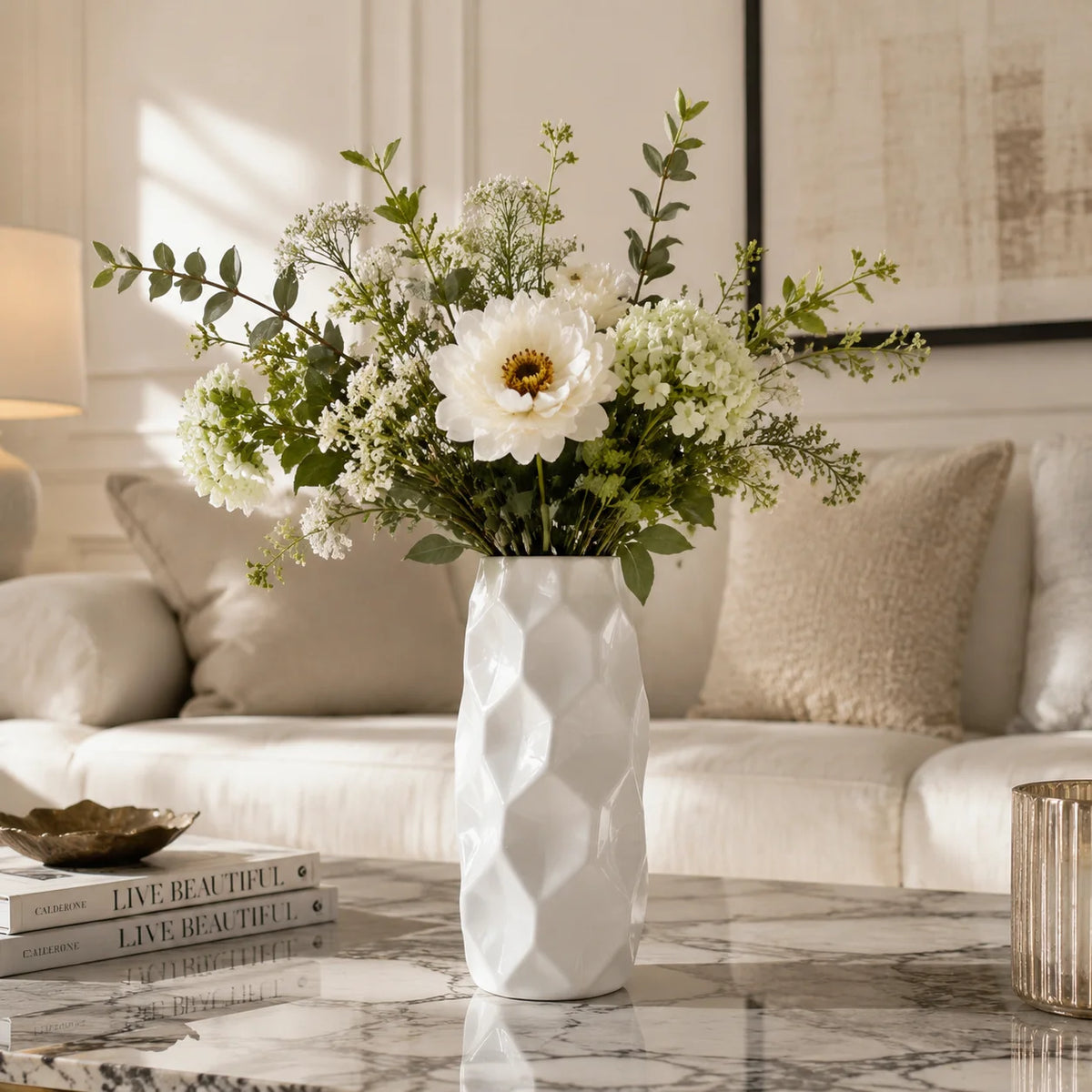 Vase Sculptural Moderne en Résine – Maison Vanoa