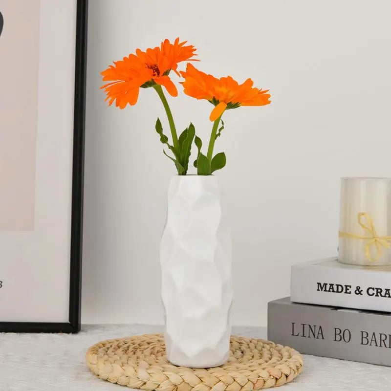 Vase Sculptural Moderne en Résine – Maison Vanoa